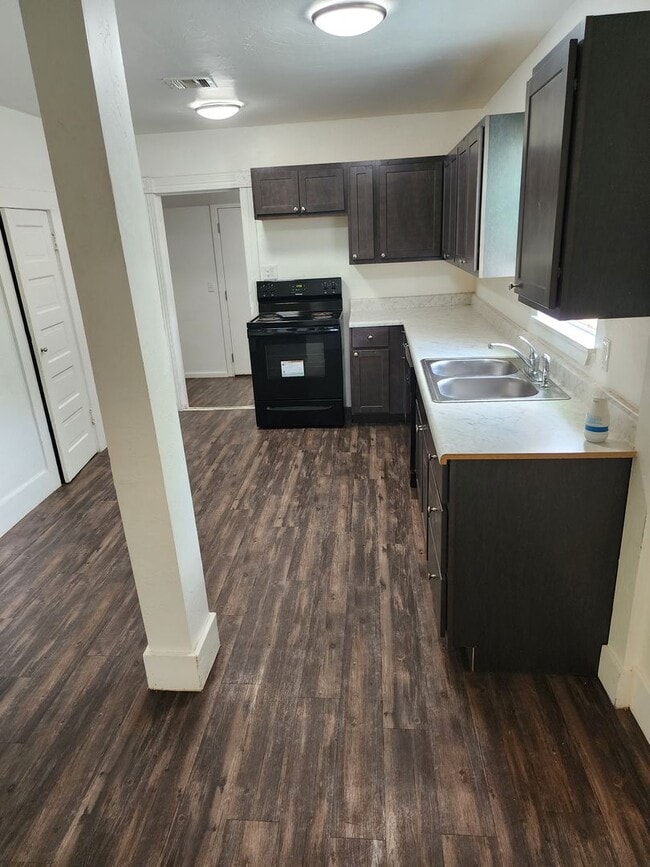 Building Photo - Manufactured Home