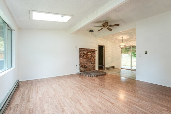 Photo - 6825 180th St SE