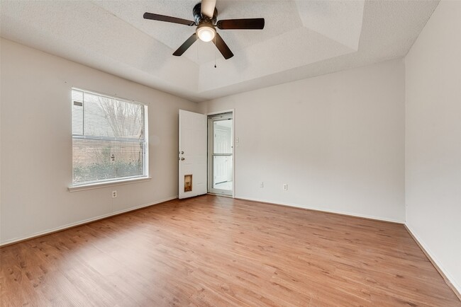 Photo - 1817 Crooked Ln