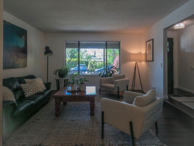 Photo - Coming Soon !!! 4 Bedroom Tualatin Home Available - Inquire today !!!