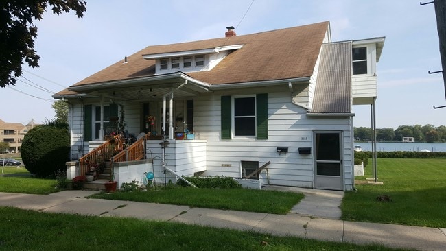 2549 Riverside Drive