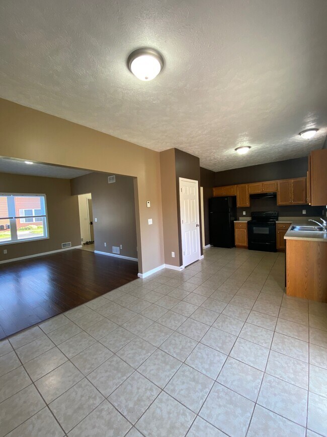 Photo - 204 Betsinger Rd