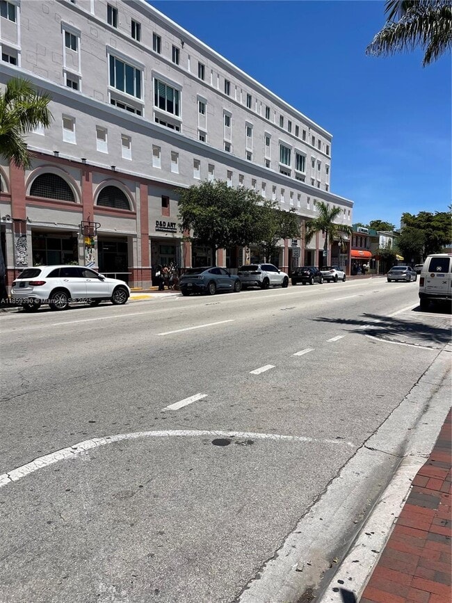 Building Photo - 1475 SW 8th St Unit 403 Rental