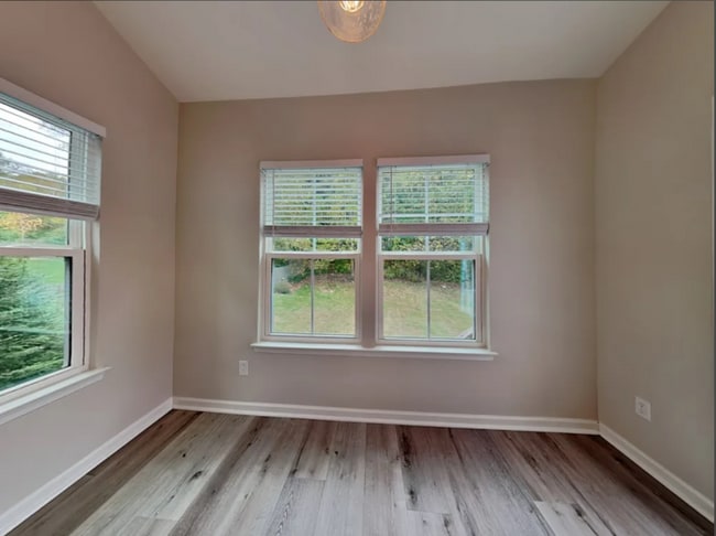 Photo - 946 Fairdale Ct