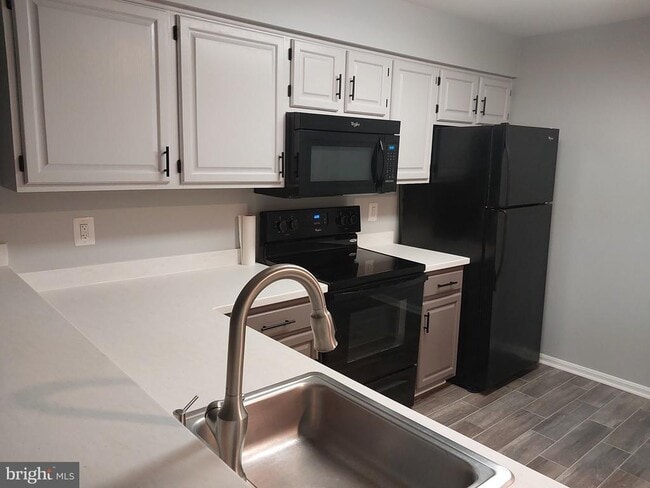 244 S Reynolds St Unit 203