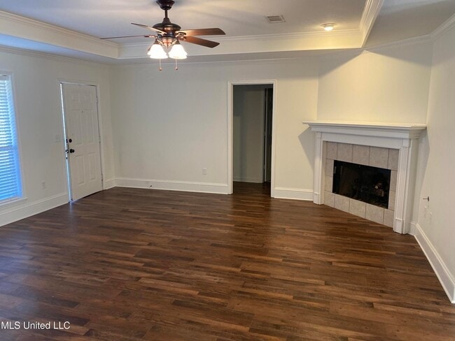 Photo - 209 Cherrybark Ln