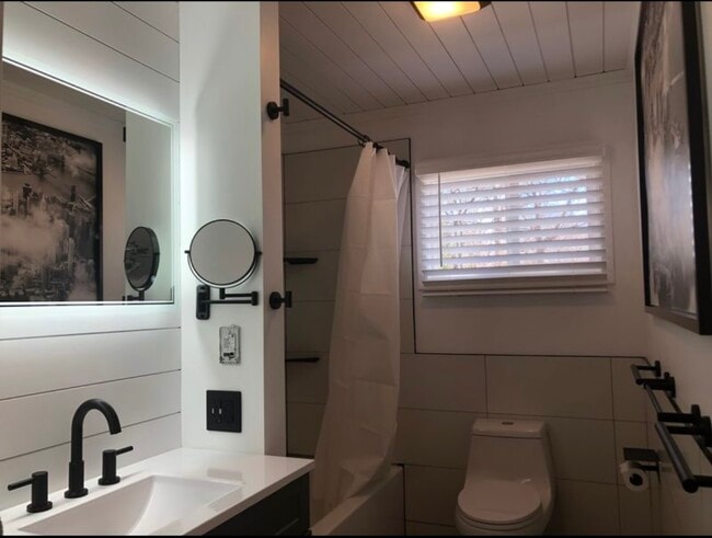 Photo - 937 Avenue B