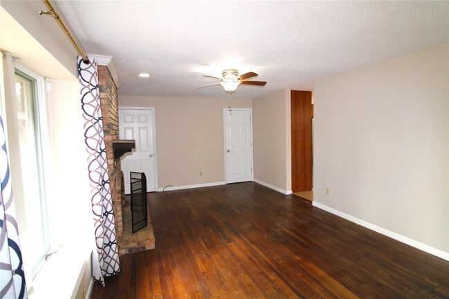 Photo - 736 Henry Ave