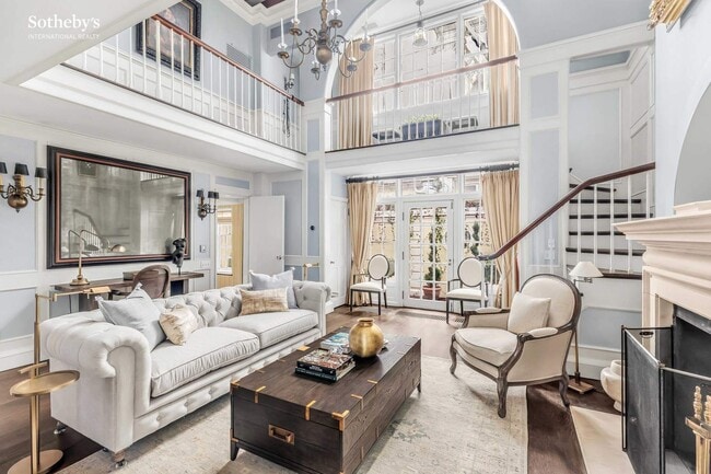 Photo - 183-185 W 4th St