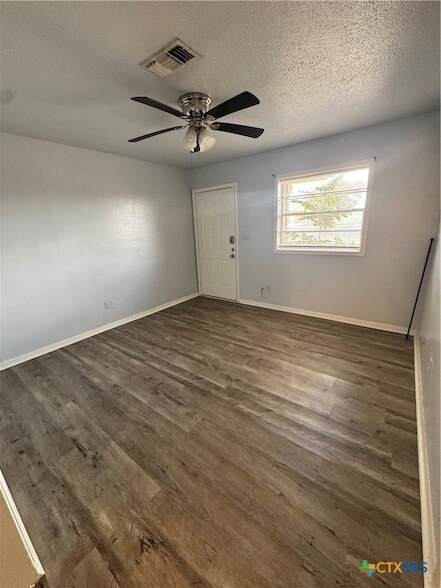 Photo - 102 Milann St