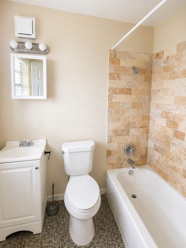 Photo - 940 Kaley Ave Unit 942 W Kaley B
