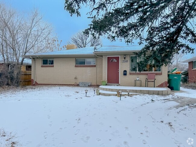 Building Photo - Spacious Basement Rental