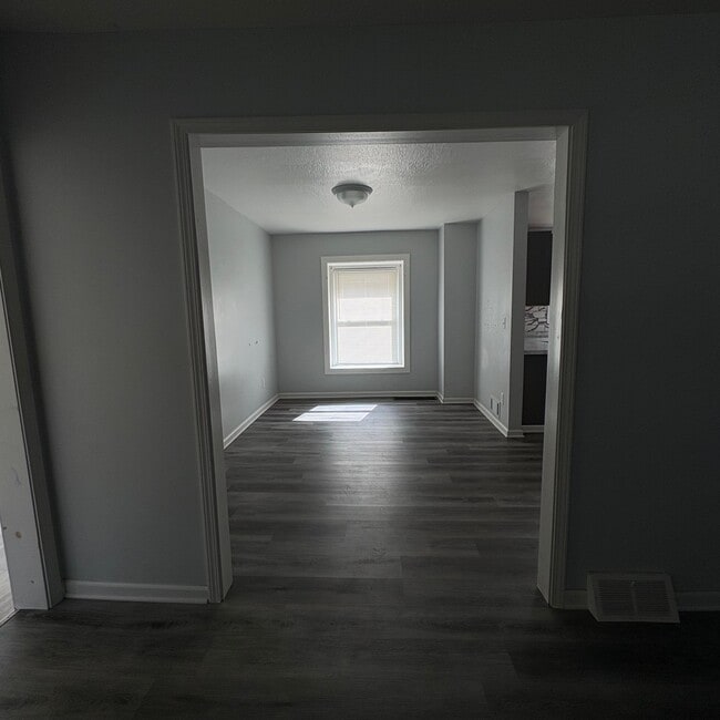 Photo - 890 Oregon Ave
