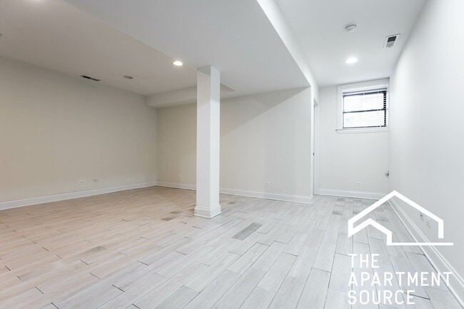 Photo - 3709 N Wilton Ave