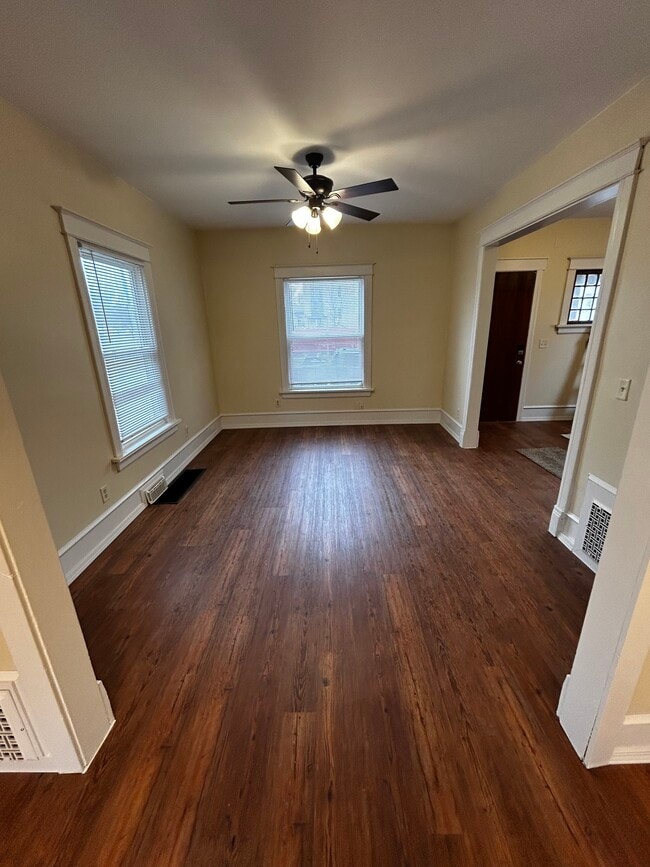 Photo - 328 14th St SE