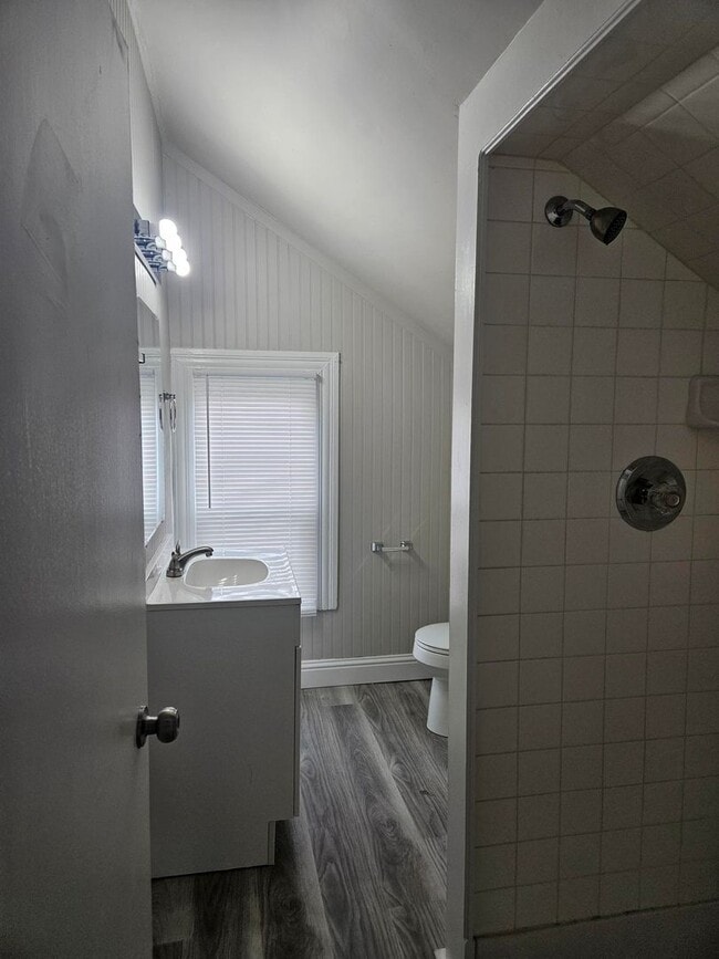 Photo - 424 E Fifth St Unit 424 E. 5th, Apt B