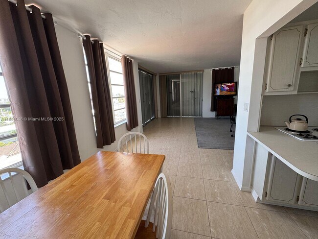 Photo - 7800 Carlyle Ave Unit 6C