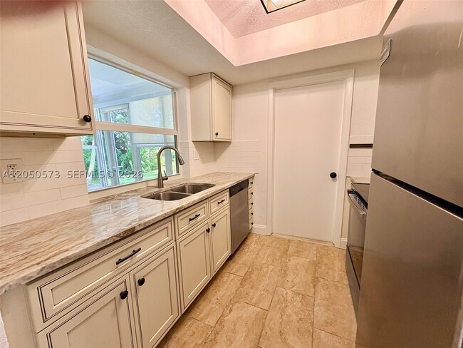 Photo - 140 NW 27th St