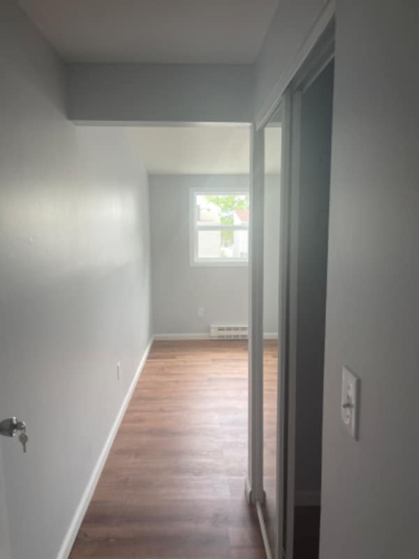 Photo - 53 Braeburn Ln