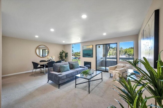 Photo - 1170 Foster City Blvd