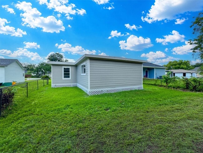 Photo - 121 Lake Rd