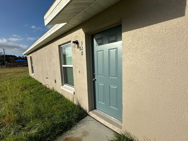 2 Bedroom 2 Bathroom Duplex in Winter Haven - 2 Bedroom 2 Bathroom Duplex in Winter Haven House