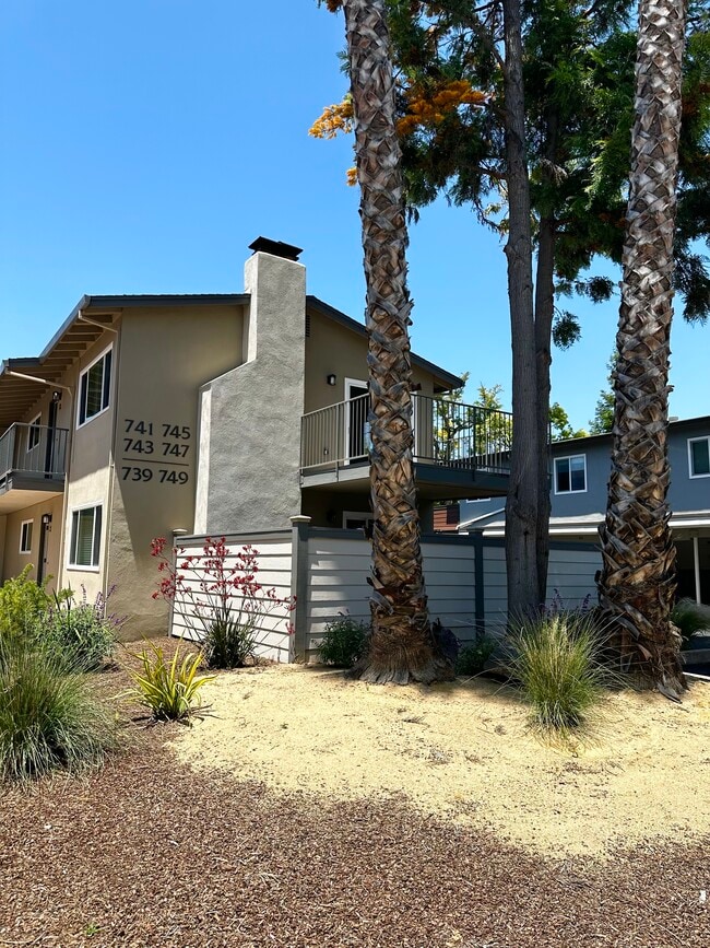 Photo - Layne Court Apartments