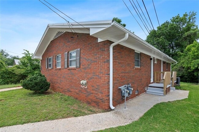 Building Photo - 1437 Vesta Ave Rental