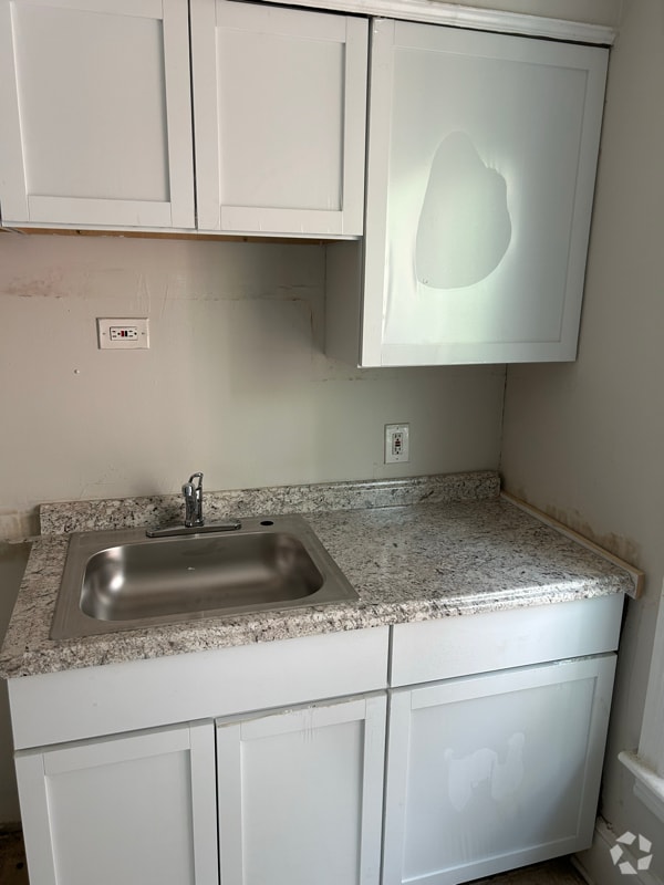 Building Photo - 526 N Charlotte St Rental