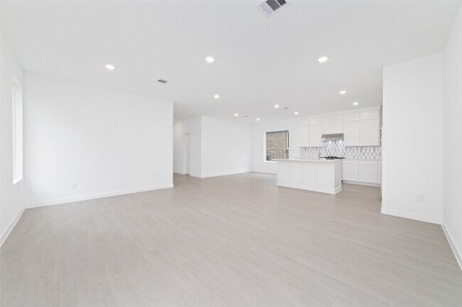 Photo - 31409 Moore Rd