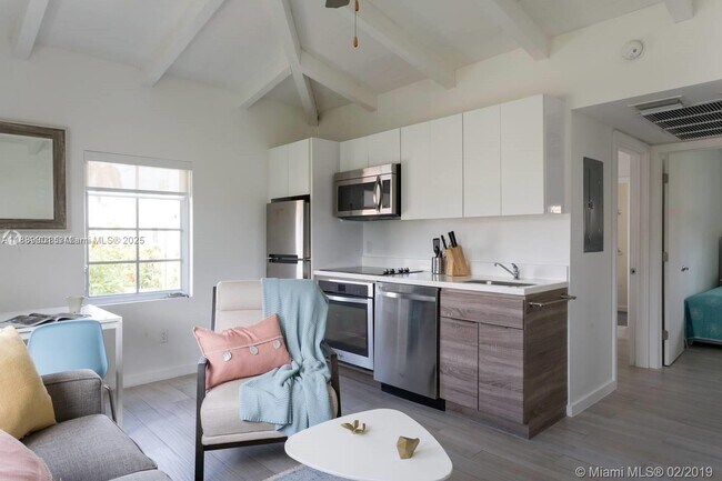 Photo - 1450 Meridian Ave Unidad 201