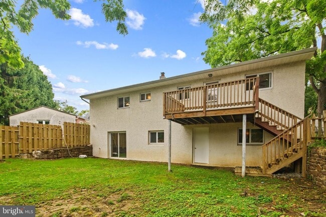 Photo - 190 Maple Ave