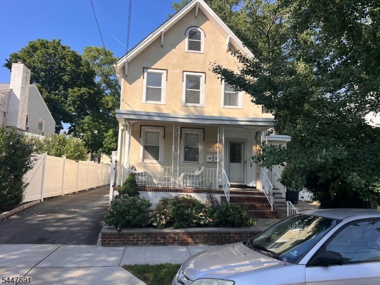 123 Elm St
