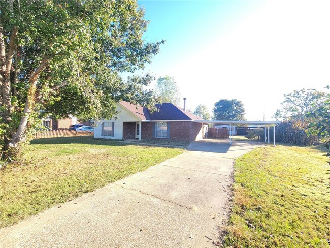 Photo - 1400 Hogan Rd