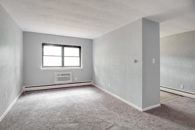 Photo - Samanna Apartments