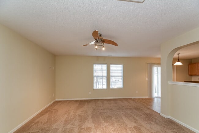 Photo - 57 Valleyfield Dr