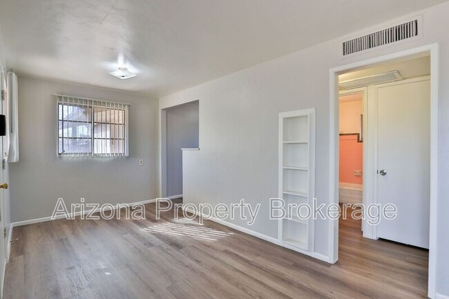 Photo - 705 W 1st St Rental