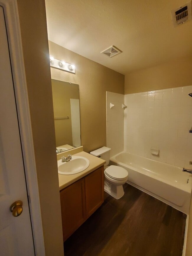 Photo - 14001 Cambourne Dr Unit B