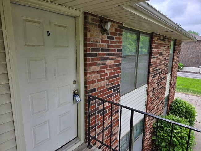 Photo - Updated 2 Bedroom / 1 Bathroom in Lee's Summit!!