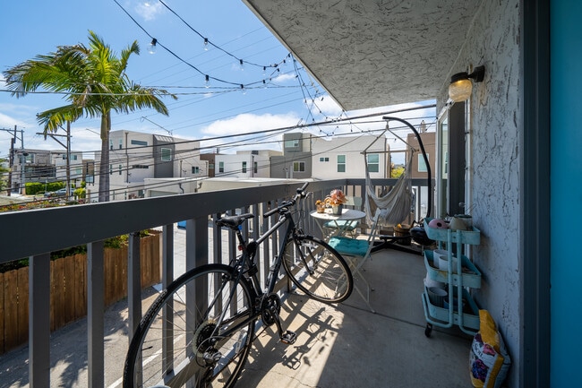 Photo - 3928 Kendall St