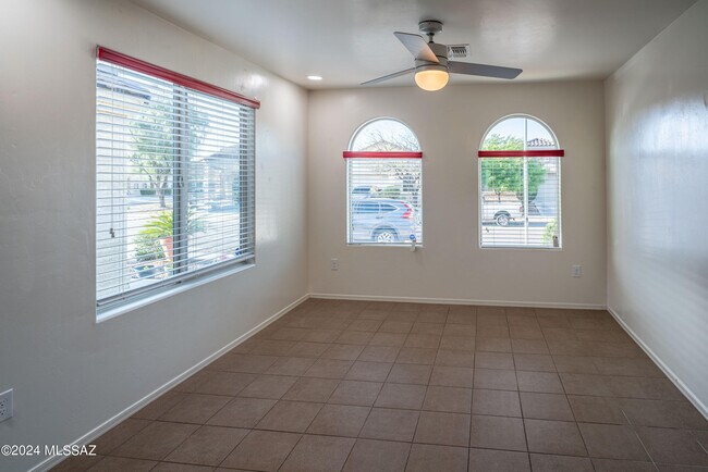 Photo - 2011 W Mountain Pointe Dr
