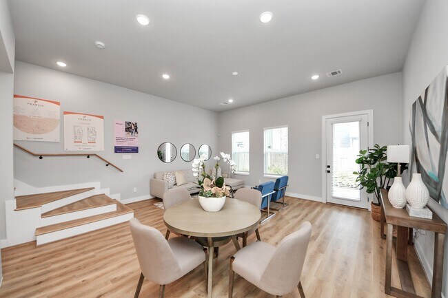 Photo - 5809 Francis Oak Ln