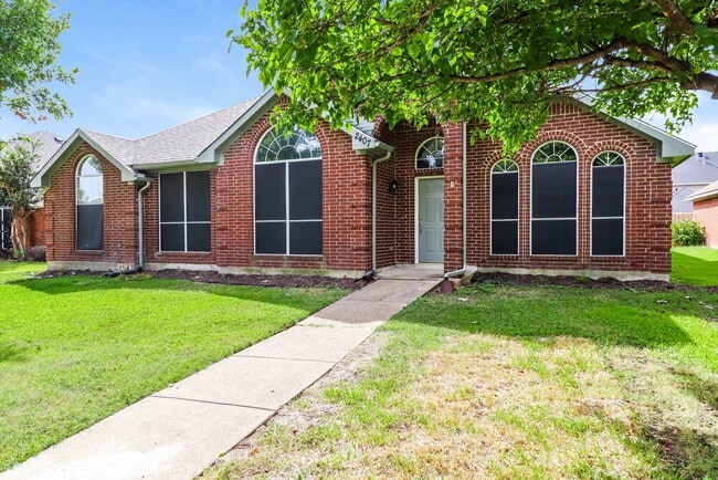 Photo - 2407 Springfield Dr