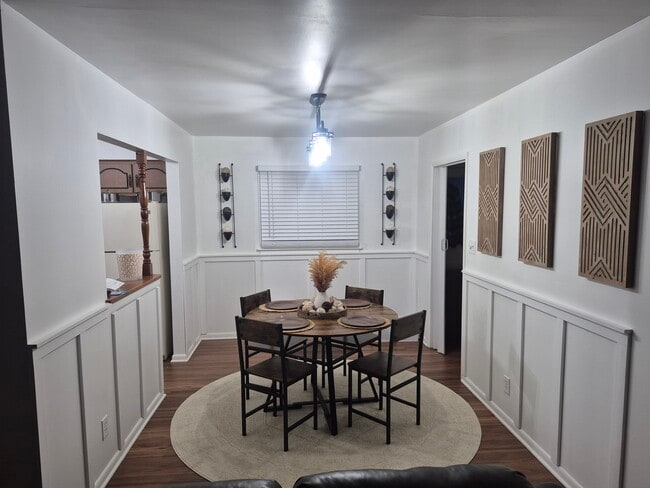 Photo - 4511 Warwick Dr N