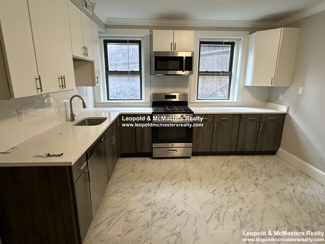 Building Photo - 74 Longwood Ave Rental