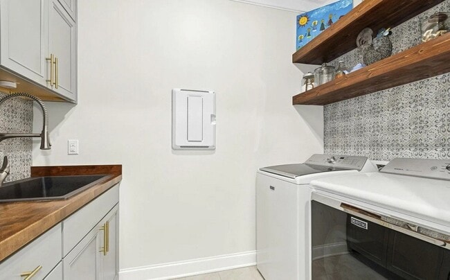 Photo - 1103 Pondfield Wy