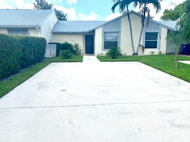 Building Photo - 270 Palmetto Ct Rental