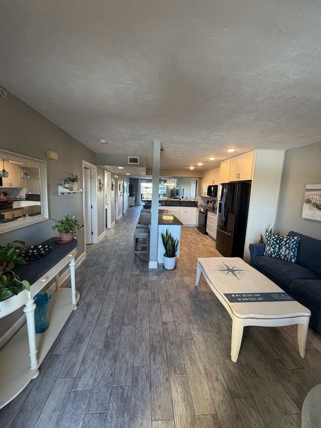 Photo - 428 Bouchelle Dr