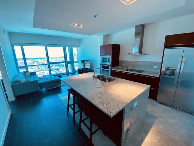 Building Photo - 4471 Dean Martin Dr Unit 3306