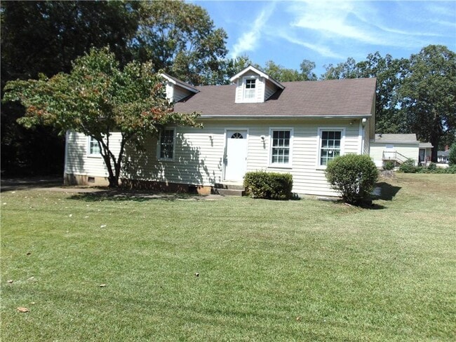 Photo - 886 Rowland St